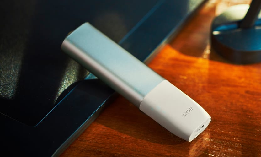 IQOS ILUMA ONE w kolorze Pebble Beige